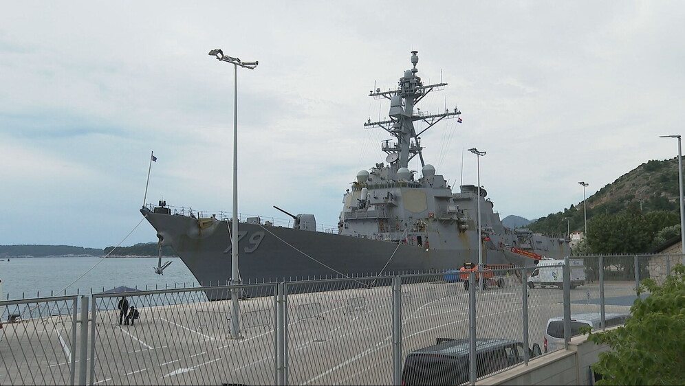 USS Oscar Austin - 2
