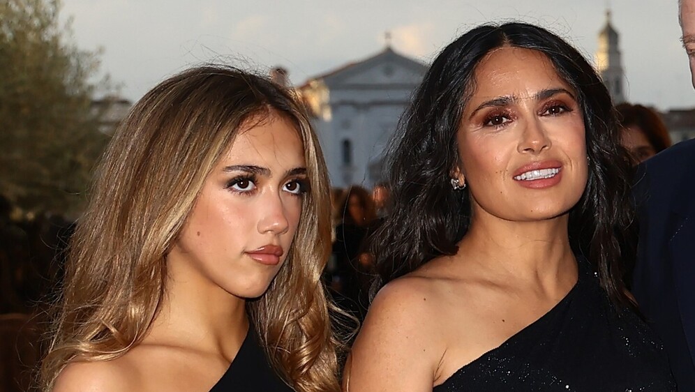 Salma Hayek na gala večeri sa suprugom i kćerima - 4