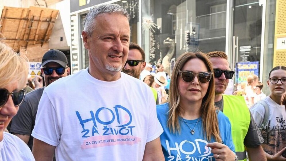 Marko Perković Thompson i supruga Sandra na Hodu za život - 3