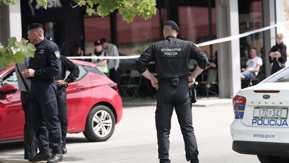 Policija radi očevid na mjestu pucnjave u Krapini - 3