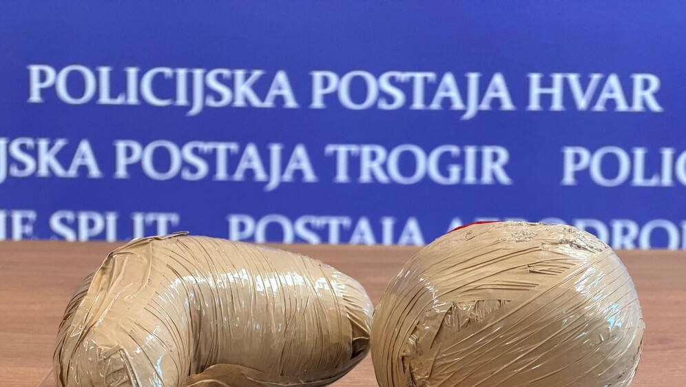 Policajci pronašli više od kilograma heroina