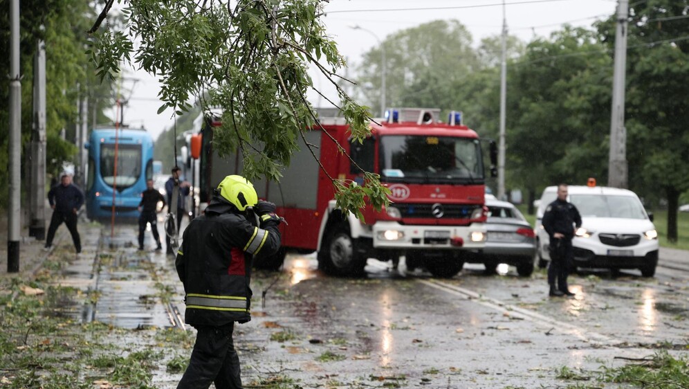 Vatrogasci na terenu na Maksimirskoj cesti