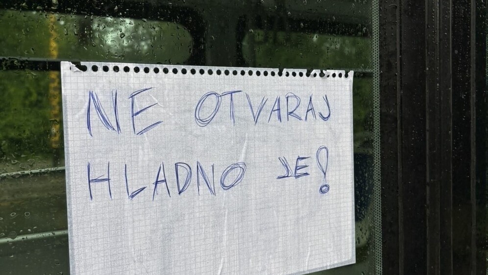Poruka na tramvaju