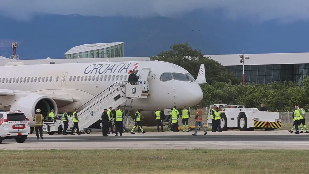 Avion sletio sa staze - 1