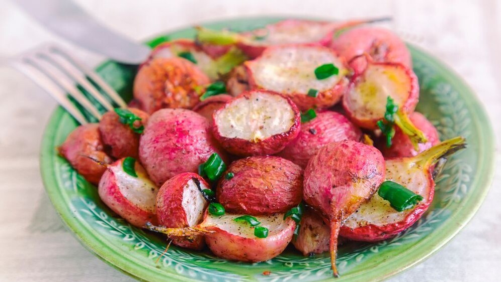 Recept za salatu od rotkvica i mladog luka