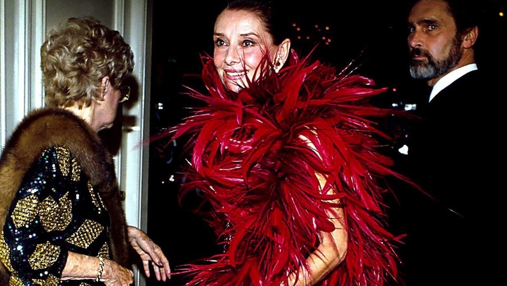Audrey Hepburn u Givenchyjevoj haljini na dodjeli nagrada Lifetime Achievement Awards 1988. godine