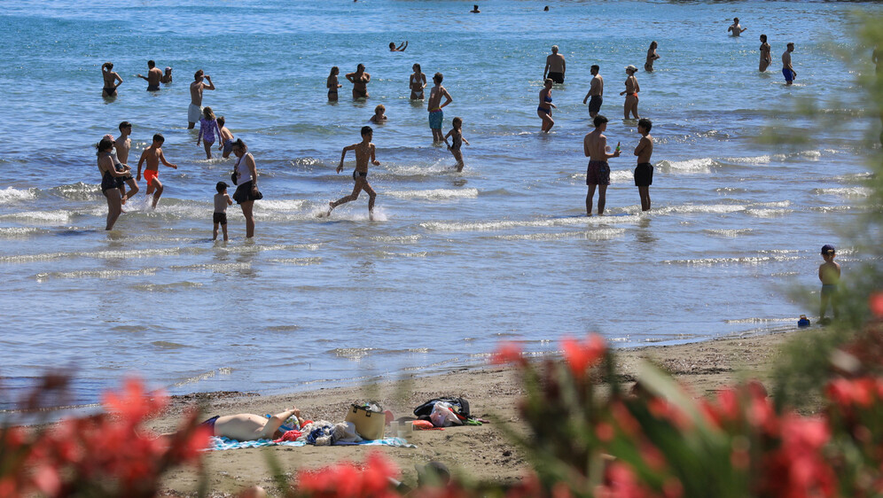 Kupači na plaži Bačvice