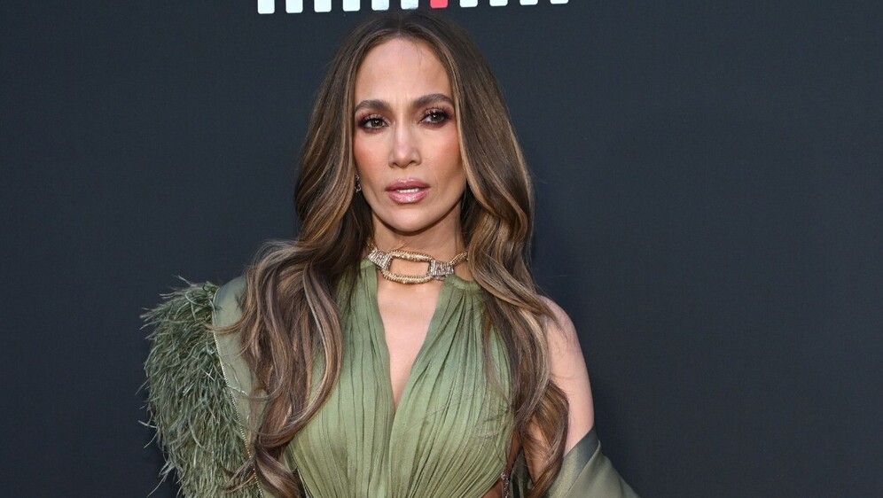 Jennifer Lopez u haljini brenda Bronx and Banco 2026. - 3
