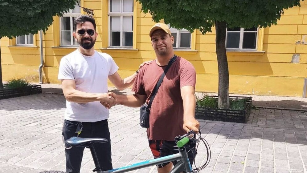 Saša (42) dobio novi bicikl