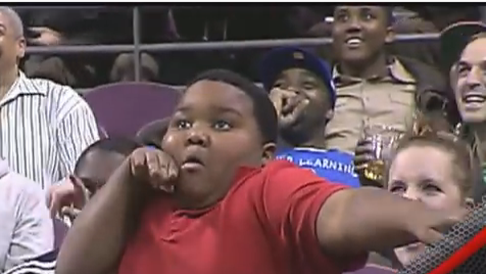 Klinac na košarkaškoj utakmici svojim plesom osvojio internet