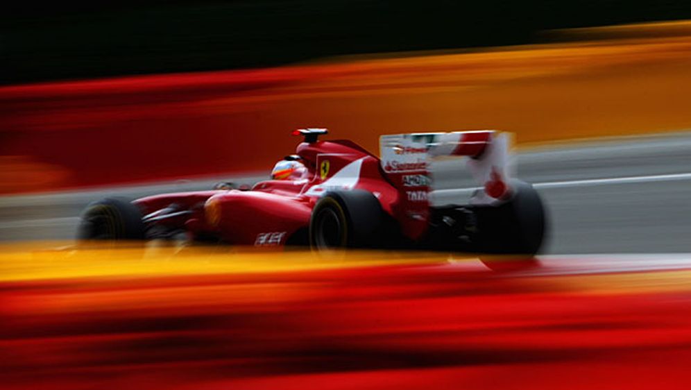 Ovako zvuči bolid formule 1 kada projuri brzinom preko 200km/h