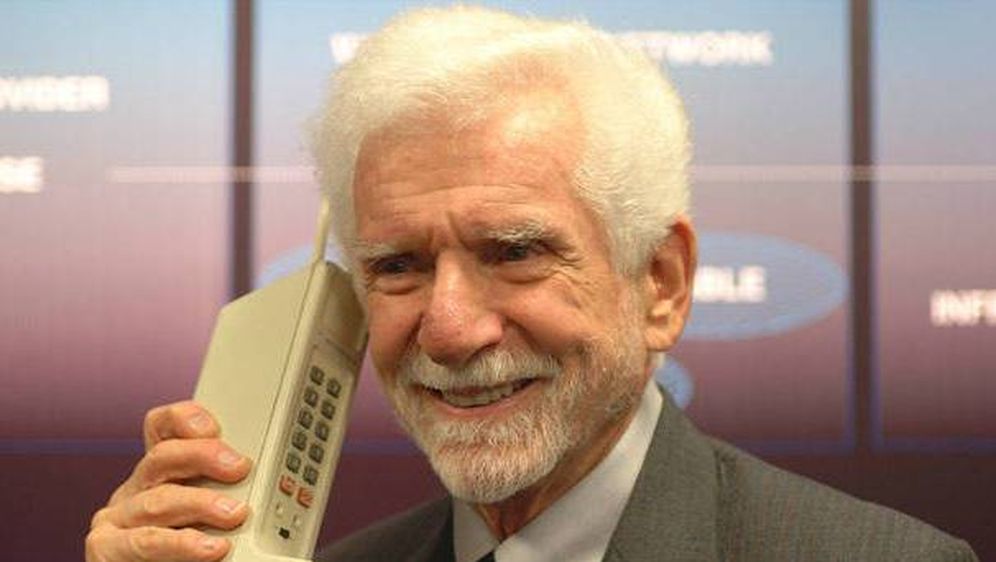 Od cigle do mozga - trideset godina evolucije i povijesti mobilnih telefona