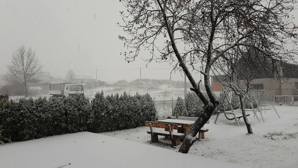 Snijeg u mjestu Krasno (Foto: Čitatelj) - 5