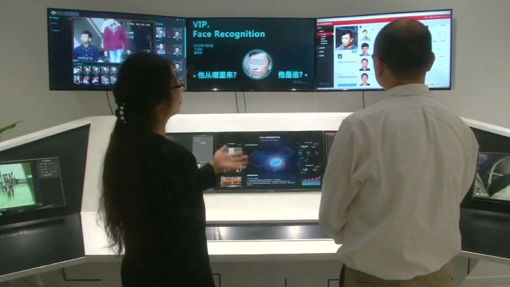 Nadzor u Kini (Foto: Screenshot/Reuters)