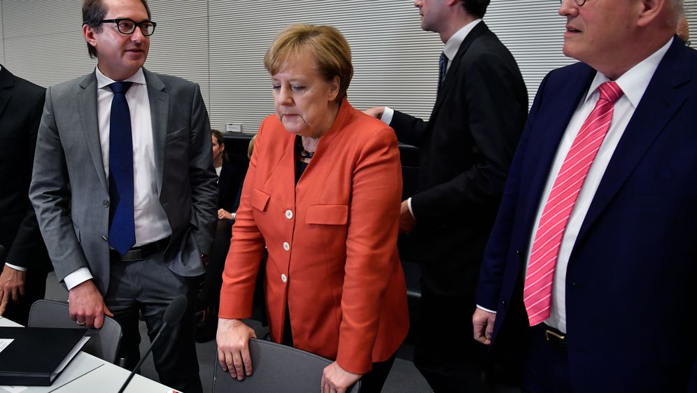 Zabrinuta Angela Merkel (Foto: AFP)