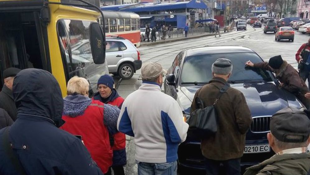 Bijesni građani su bili spremni na linč (FOTO: Oleksiy Kaftan/Facebook)