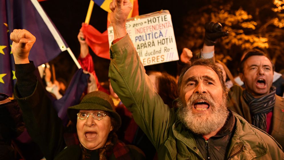 Prosvjed u Rumunjskoj (Foto: AFP)
