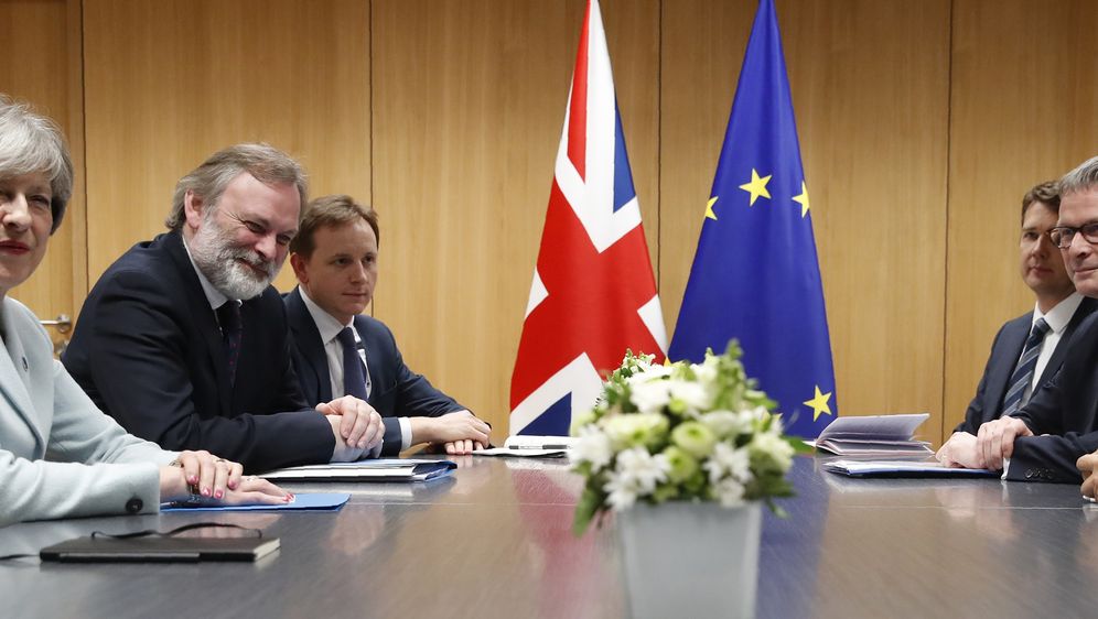 Sastanak britanske premijerke Therese May i predsjednika Europskog vijeća Donalda Tuska (Foto: AFP)