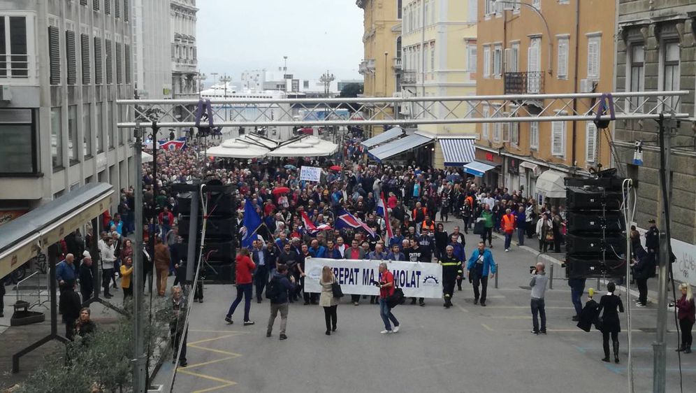 Radnici 3.maja izašli na ulice (Foto: Dnevnik.hr) 6