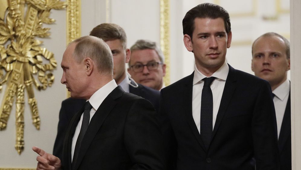Arhiva, Vladimir Putin i Sebastian Kurz (Foto: AFP)