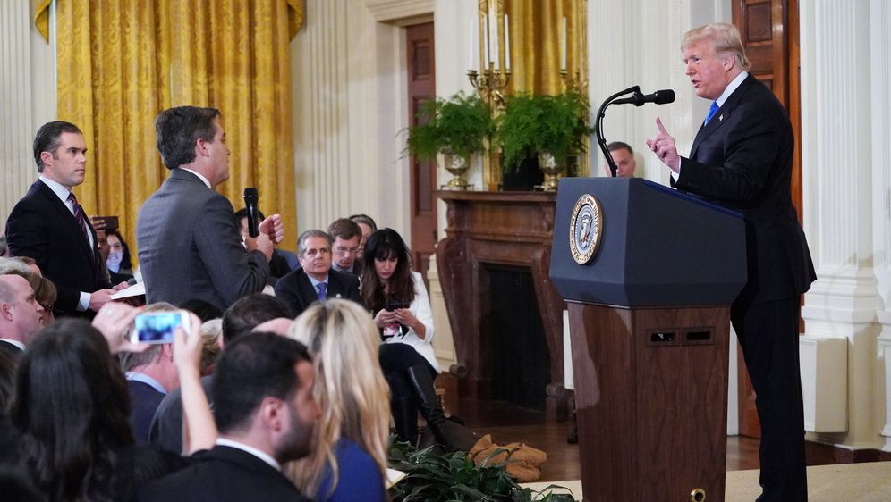Acosta i Trump na spornoj konferenciji za medije (Foto: AFP)