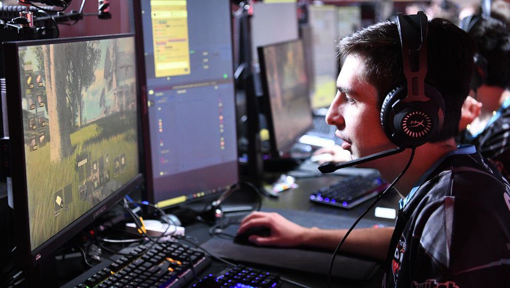 Igranje CoD-a (Foto: AFP)