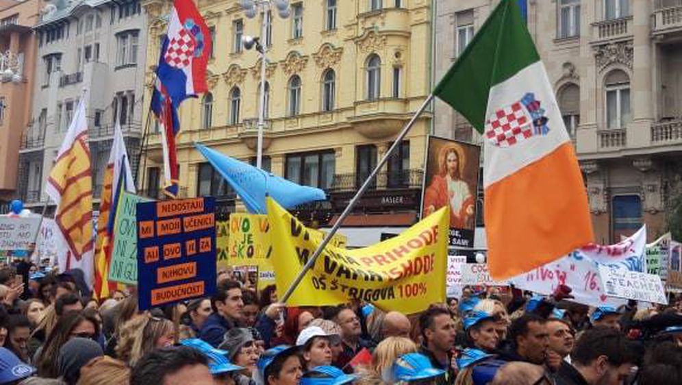 Transparenti na prosvjedu Hrvatska mora bolje (Foto: Dnevnik.hr) - 2