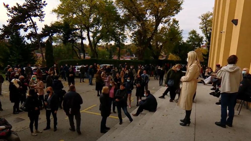 Veliki redovi za cijepljenje - 3