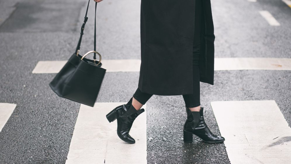 Crni kaput je klasik koji ne izlazi iz mode