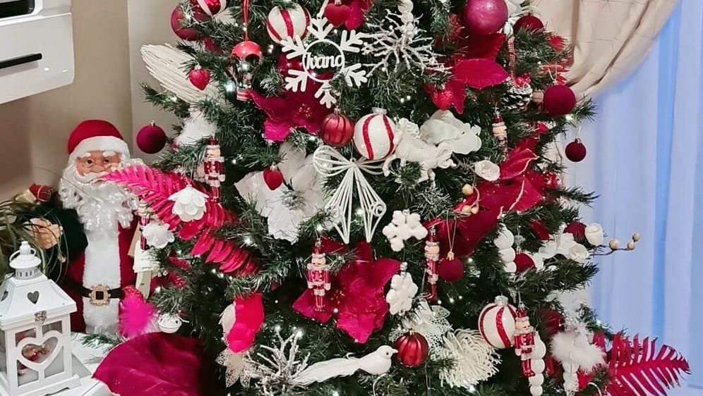 Predivno okićeno božićno drvce Anamarije Malenice iz Solina