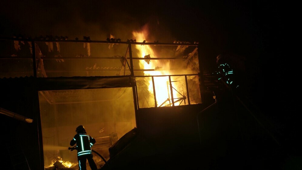 Požar pogona tekstila u Petrinji