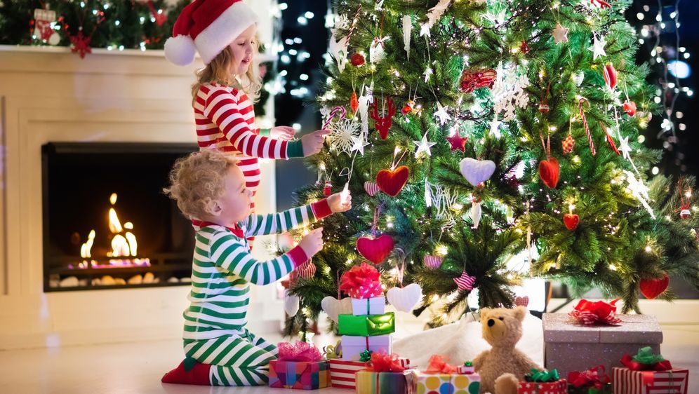 Šarenilo na božićnom drvcu najnoviji je blagdanski trend koji vraća u djetinjstvo