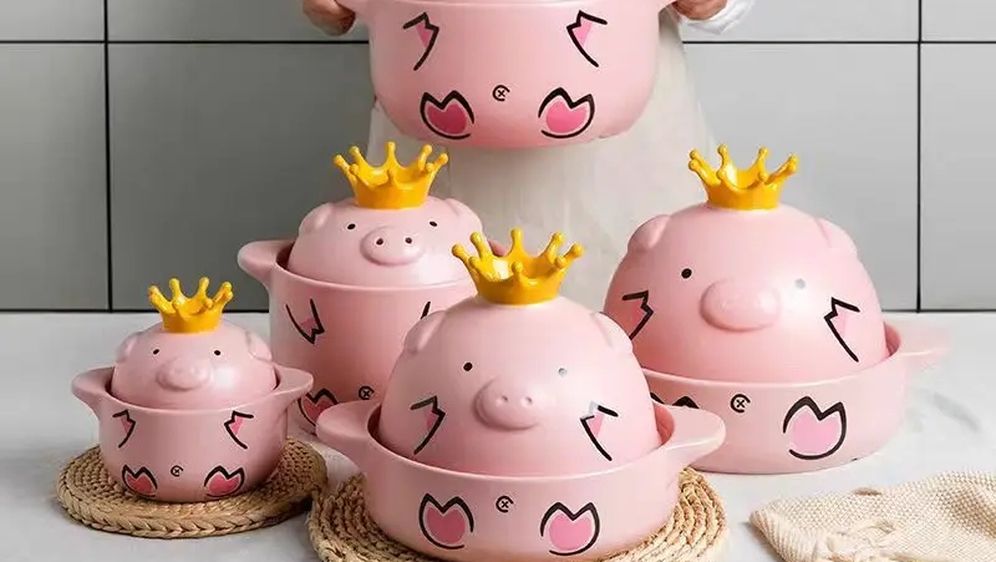 Zdjela u obliku praščića s krunom