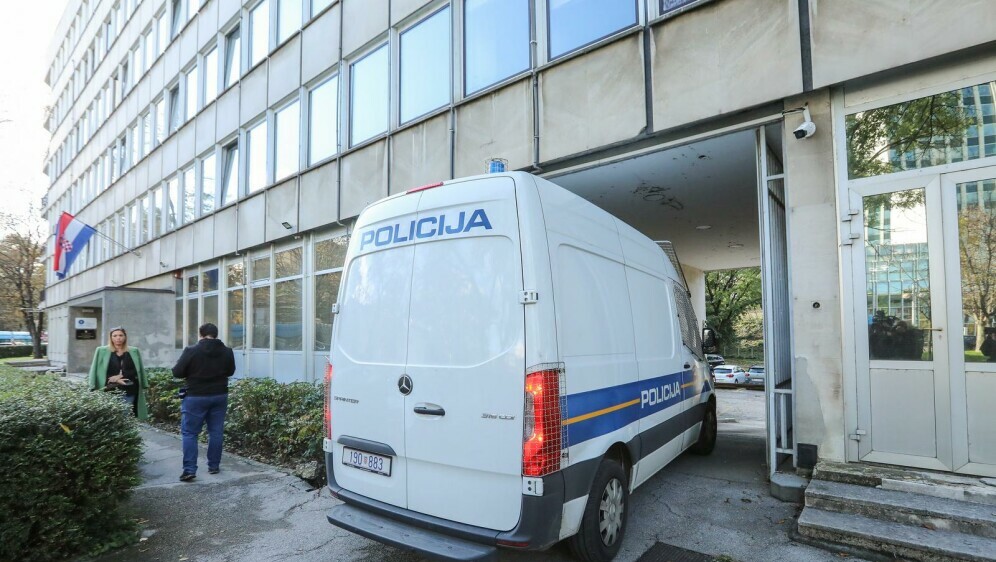 Osumnjičenici za malverzacije s europskim novcem dovedeni na saslušanje u Ured europskog tužitelja - 1