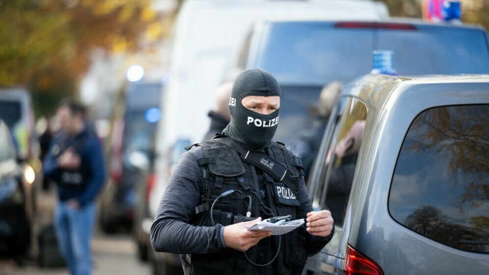 Policija i specijalci opkolili školu u okolici Hamburga - 8