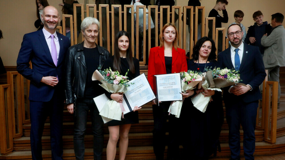 Nina Dražin i Dora Kubinger dobitnice nagrade Luka Ritz