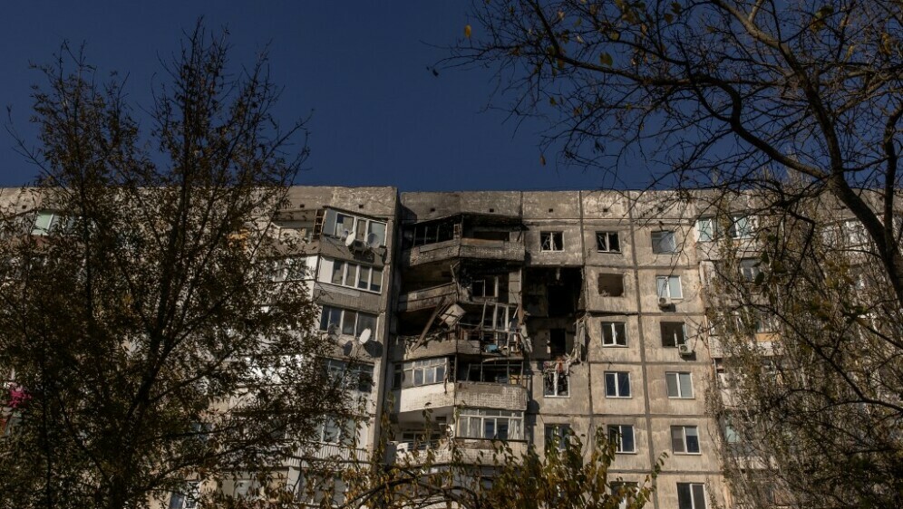 Zgrada oštećena u ruskim napadima na Ukrajinu