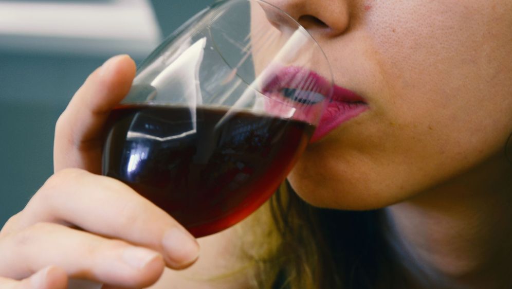 Crno vino često izaziva najgore glavobolje