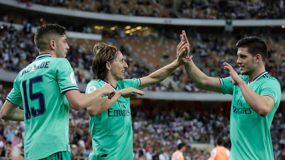 Luka Modrić i Luka Jović u dresu Real Madrida