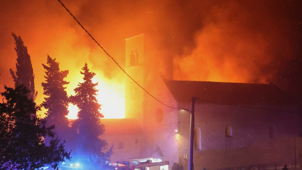 Veliki požar zahvatio samostan i crkvu Sv. Križa na Čiovu