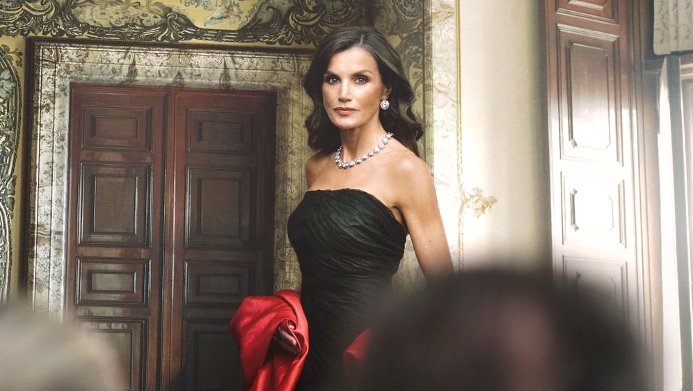 Kraljica Letizia u 76 godina staroj haljini Cristobala Balenciage