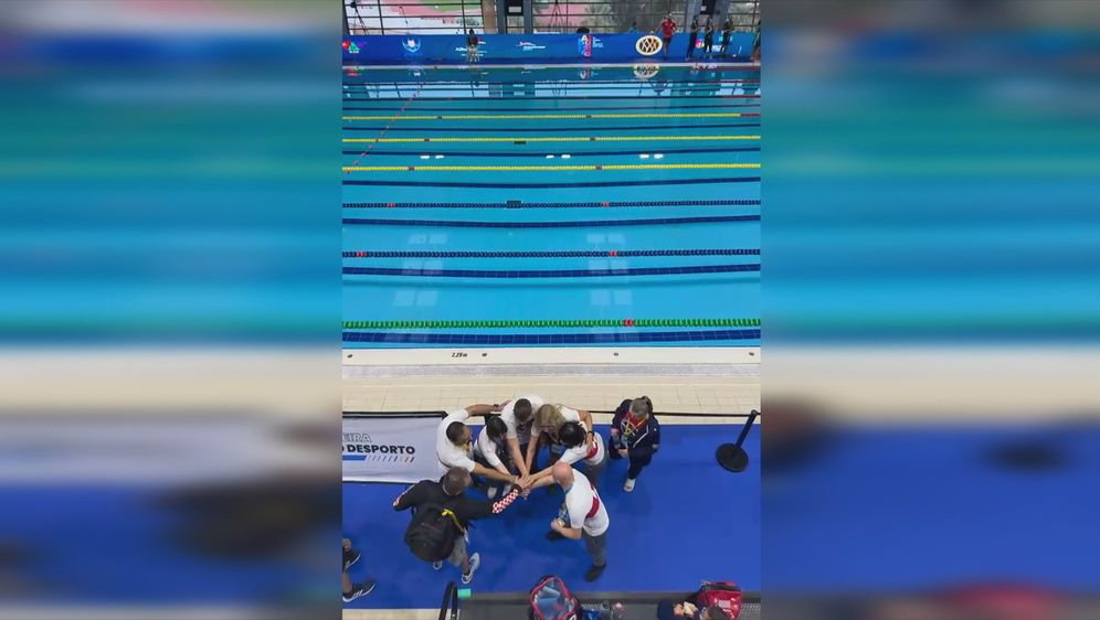 Doček brončanih paraplivača u Splitu