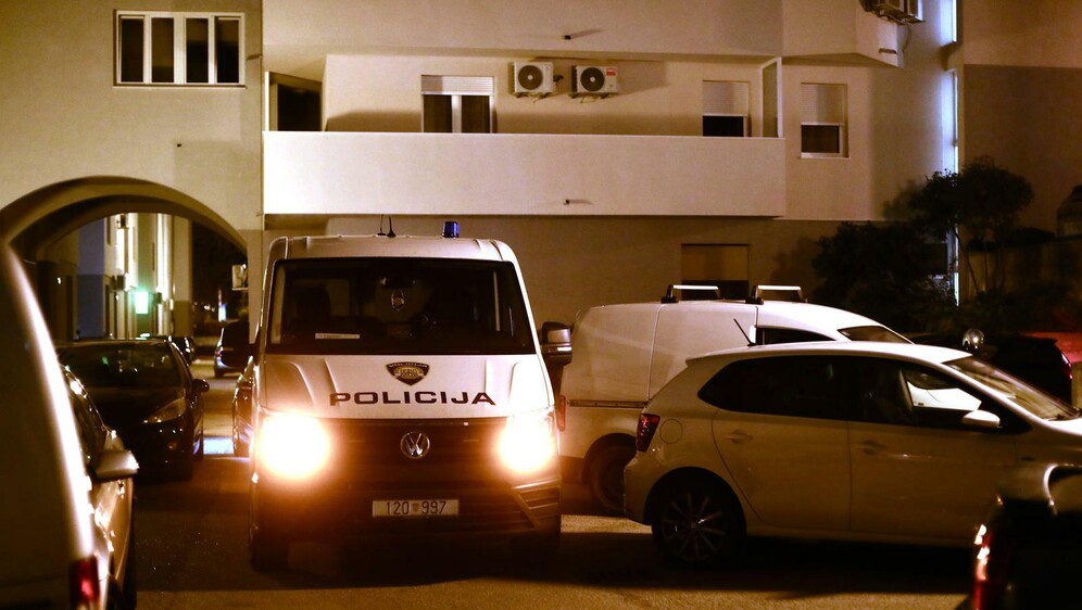 Policija ispred prostora kotara Blatine gdje se trebao održati događaj SNV-a