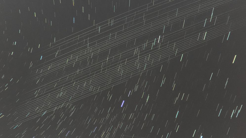Tragovi Starlink satelita