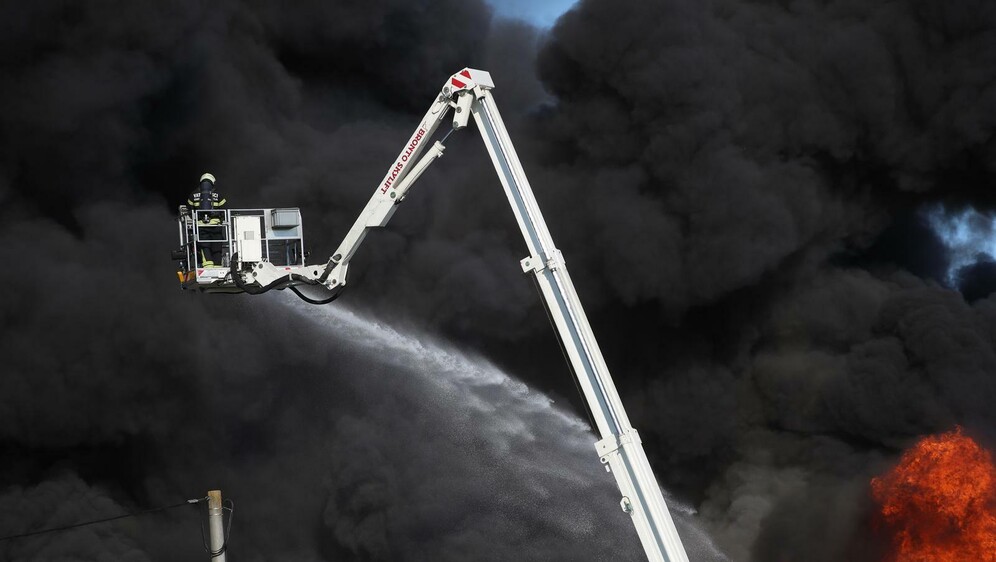 Vatrogasci stavili pod kontrolu požar u Svetoj Nedelji