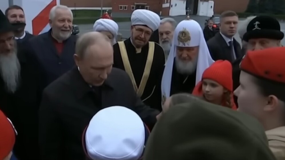 Djevojčica Kira s Putinom