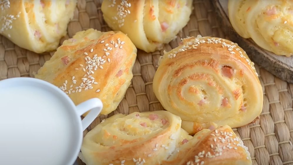 Kupus kifle sa sirom i šunkom