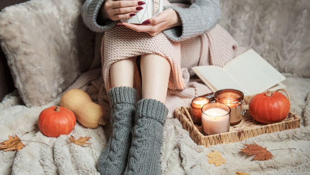 Žena zamotana u deku