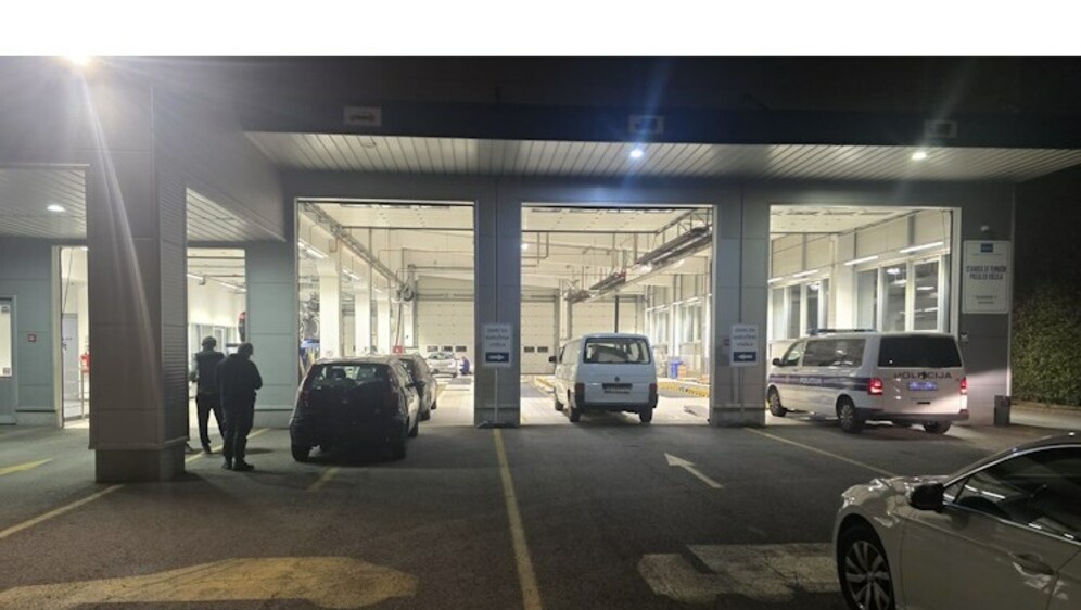 Policija upala na car meet