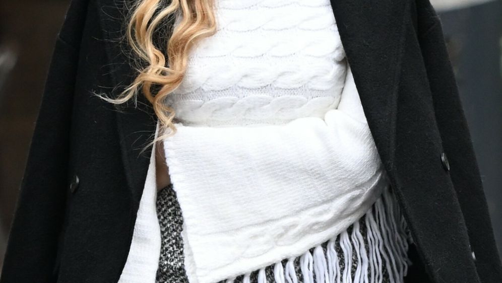 Ulična moda kratke vunene hlače visokog struka 2025. - 5